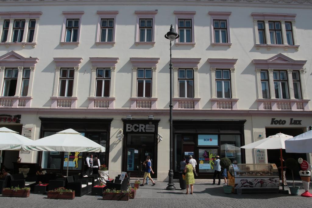 Square Apartament